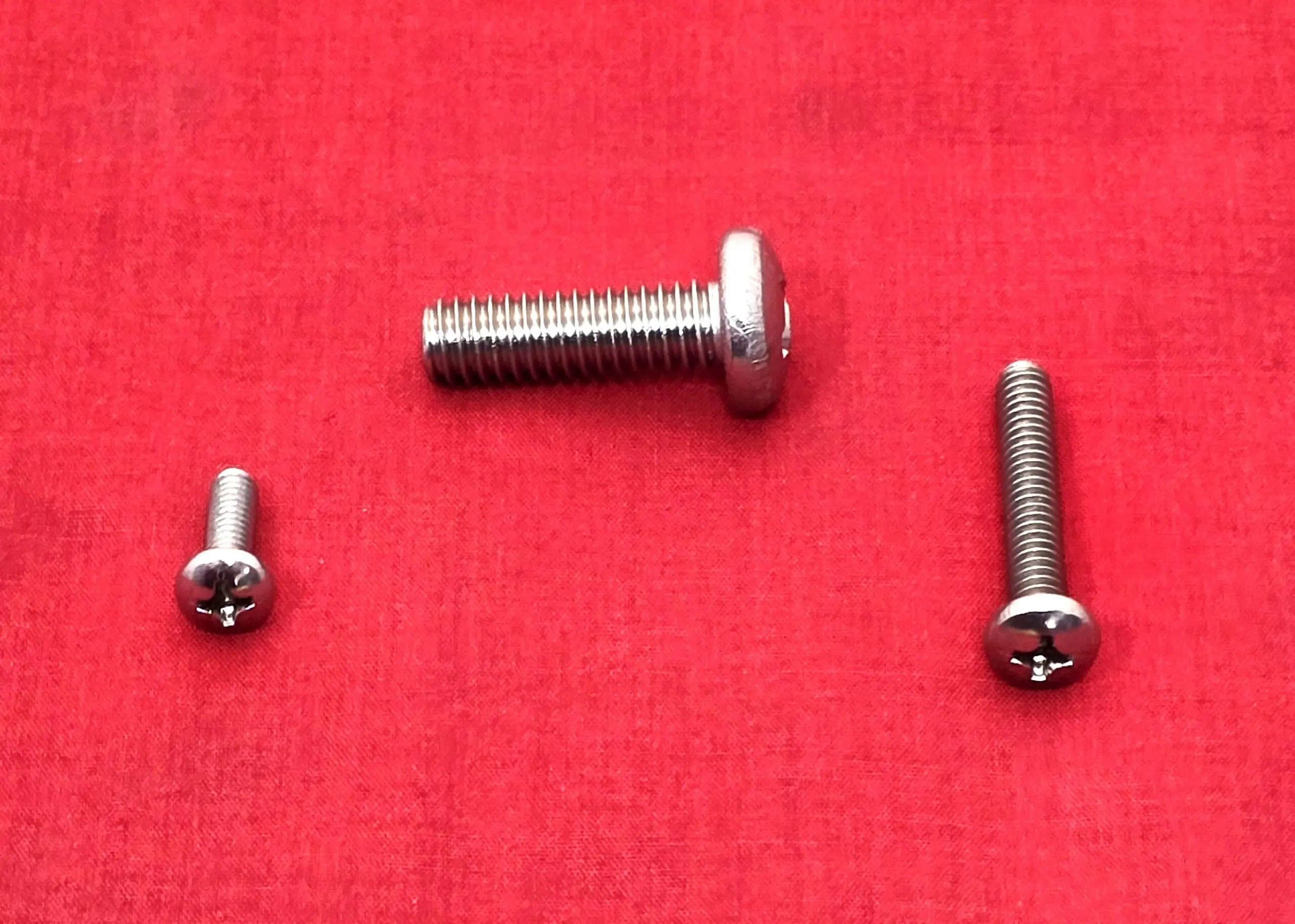 10-24 x 3/4 Stainless Steel Truss Head Machine Screw